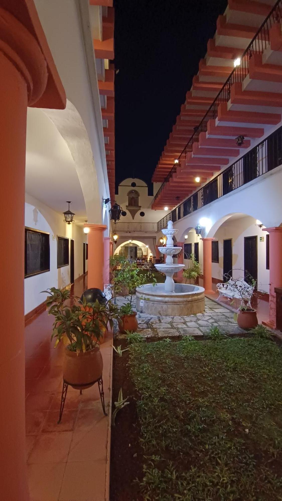 Hotel Zaci Valladolid  Kültér fotó