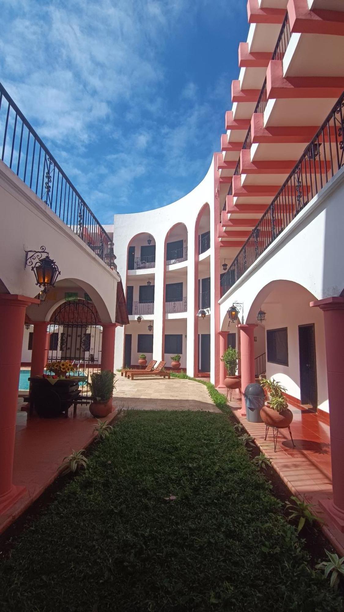 Hotel Zaci Valladolid  Kültér fotó