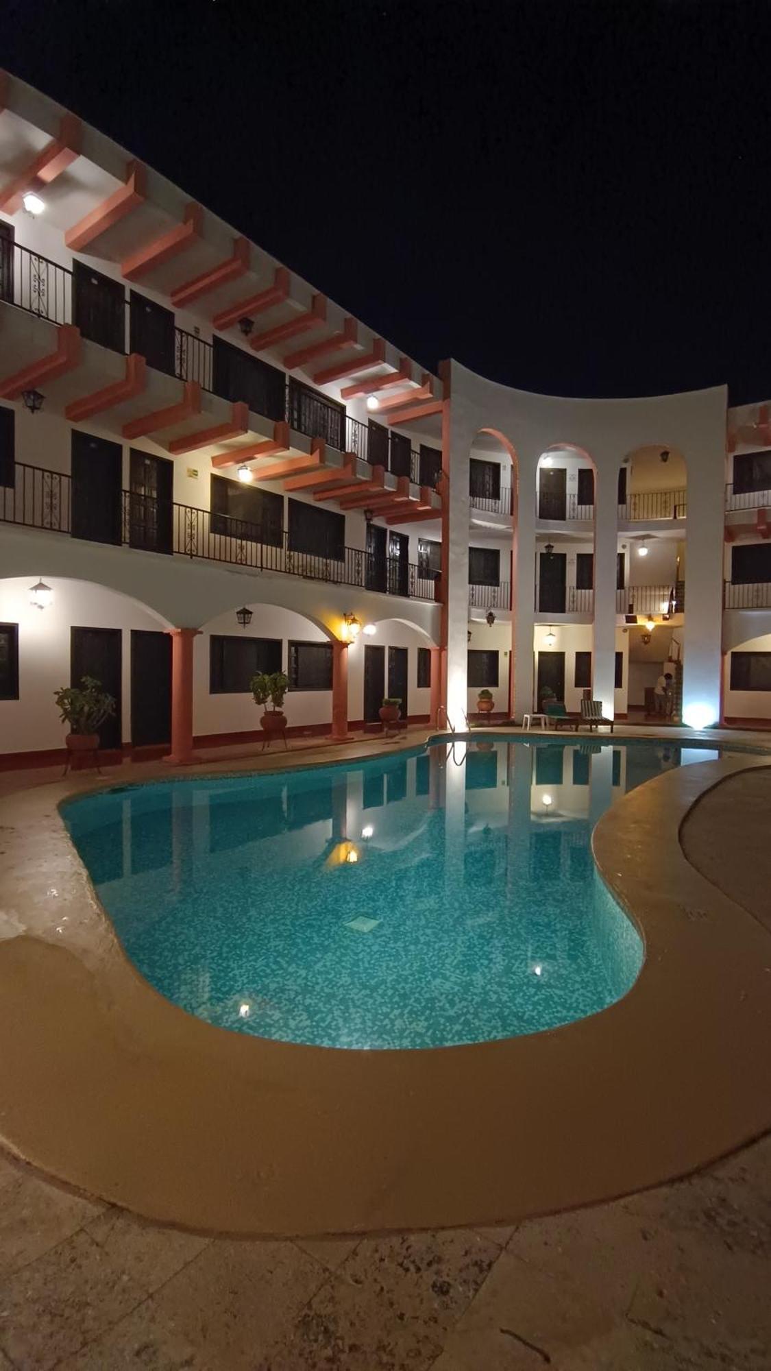 Hotel Zaci Valladolid  Kültér fotó
